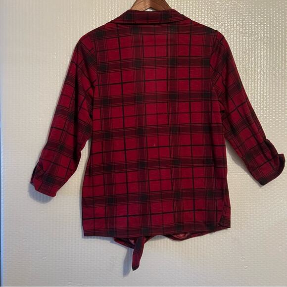 Self Esteem Open front blouse tied at bottom.  1x. Black/red plaid.  Cute top. - Picture 7 of 14